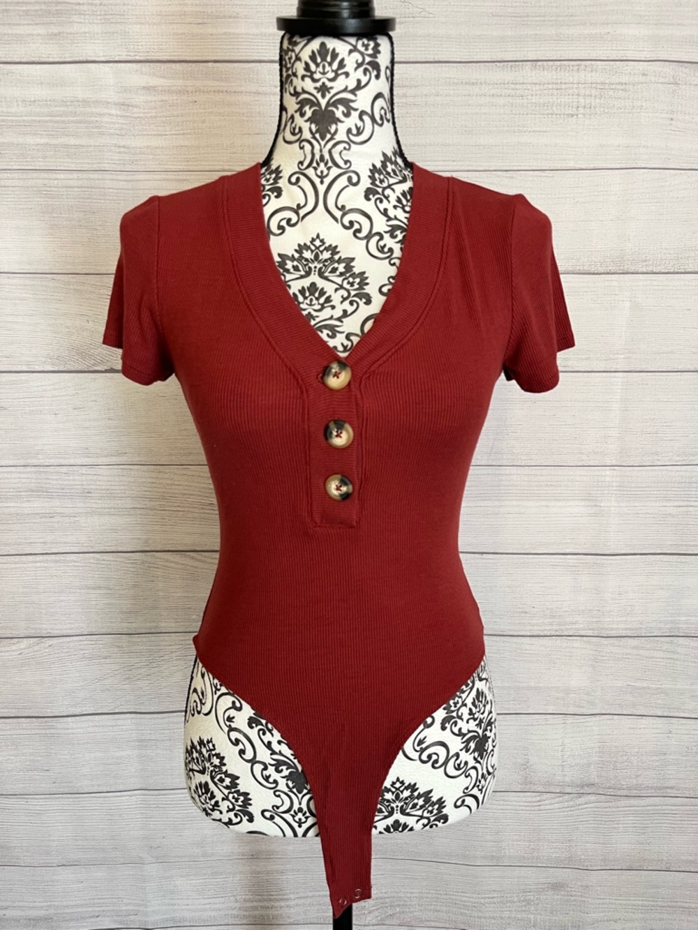 PINK ROSE | Women’s Short Sleeve V-Neck Ribbed Bodysuit